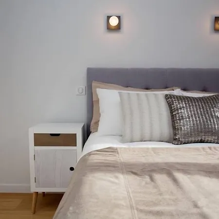 F2 Terrasse, Moderne, Hyper Centre, Clim, Ascenseur- Dubouchage