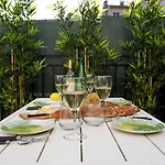 F2 Terrasse, Moderne, Hyper Centre, Clim, Ascenseur- Dubouchage Appartement *